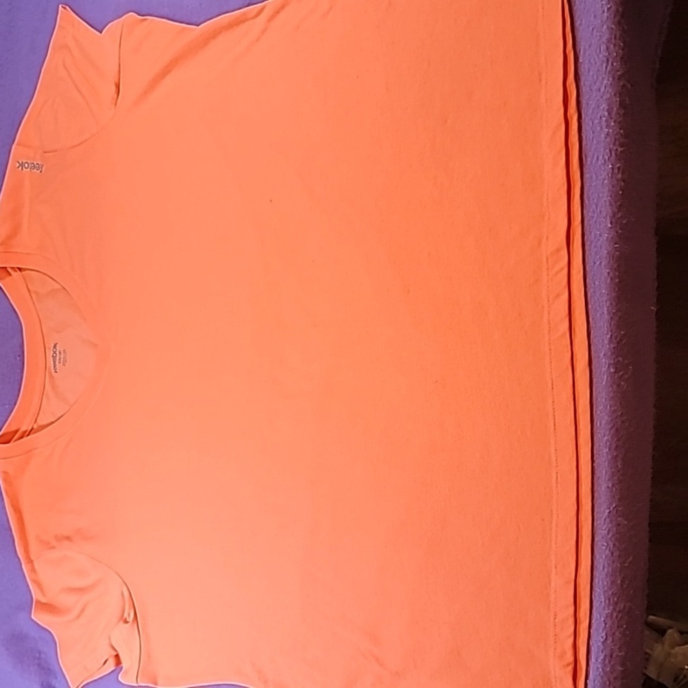 0771. NWOTs ~ Reebok ~ Safety Orange ~ V-neck ~ 2XL ~ T-shirt